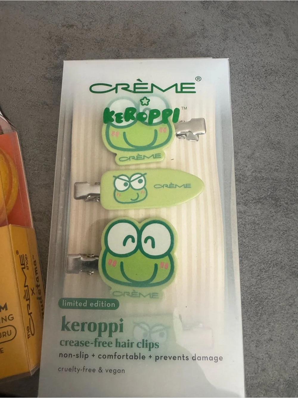 Crème Shop Duo - Crème x Gudetama Macaron Lip Balm & Crème Keroppi Hair Clips -